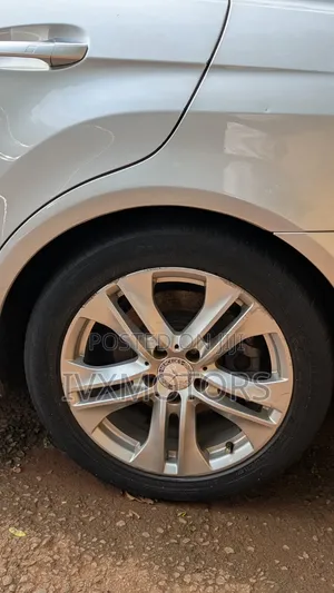 Mercedes-Benz E300 2009 Silver