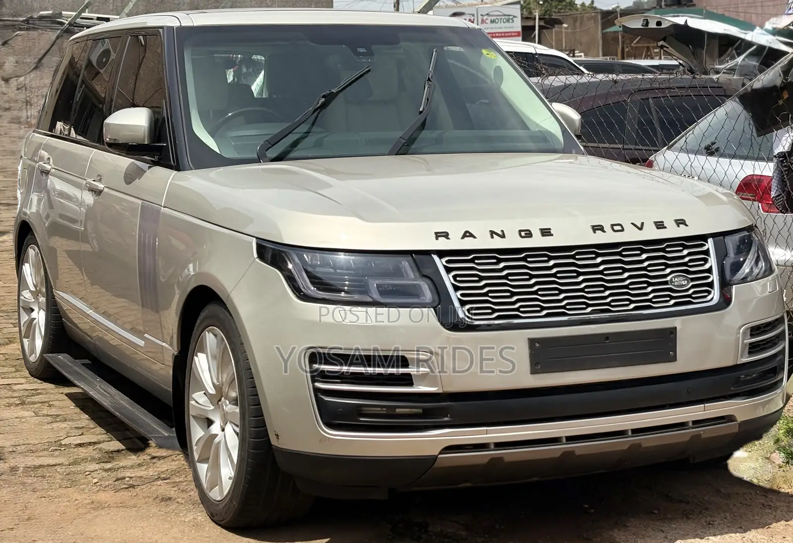 Land Rover Range Rover Vogue 2016 Gold