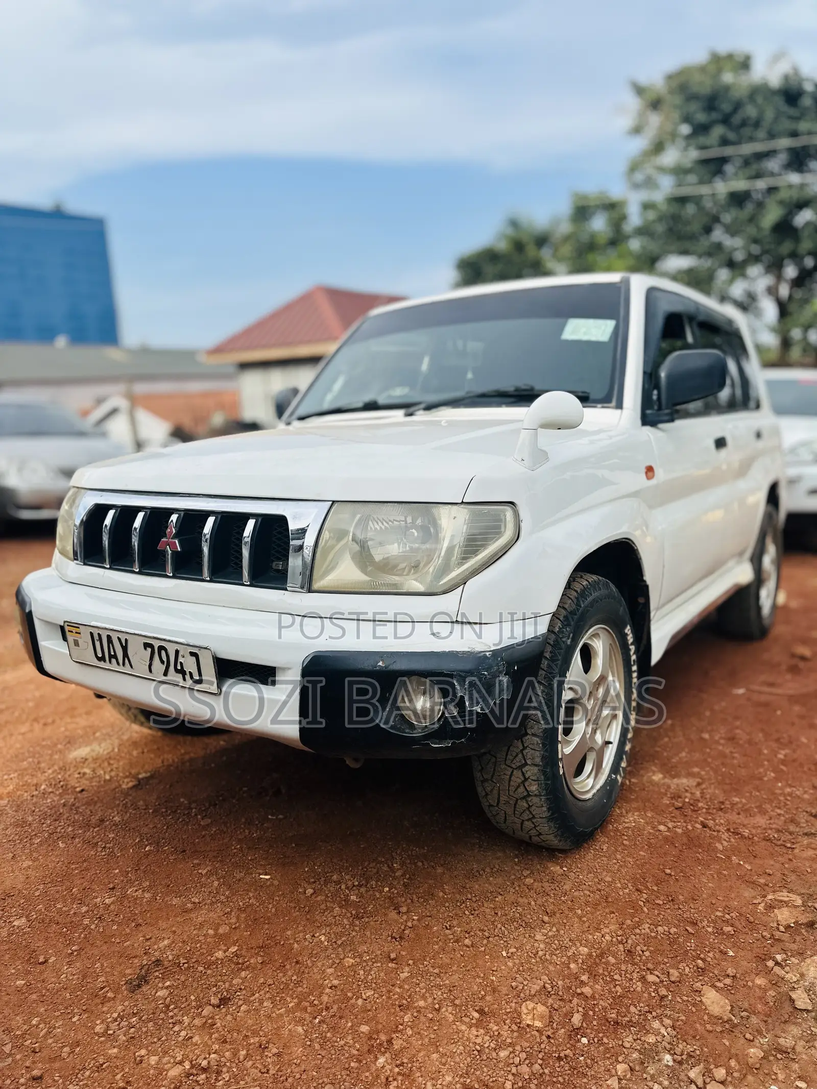 Mitsubishi Pajero 2001 White