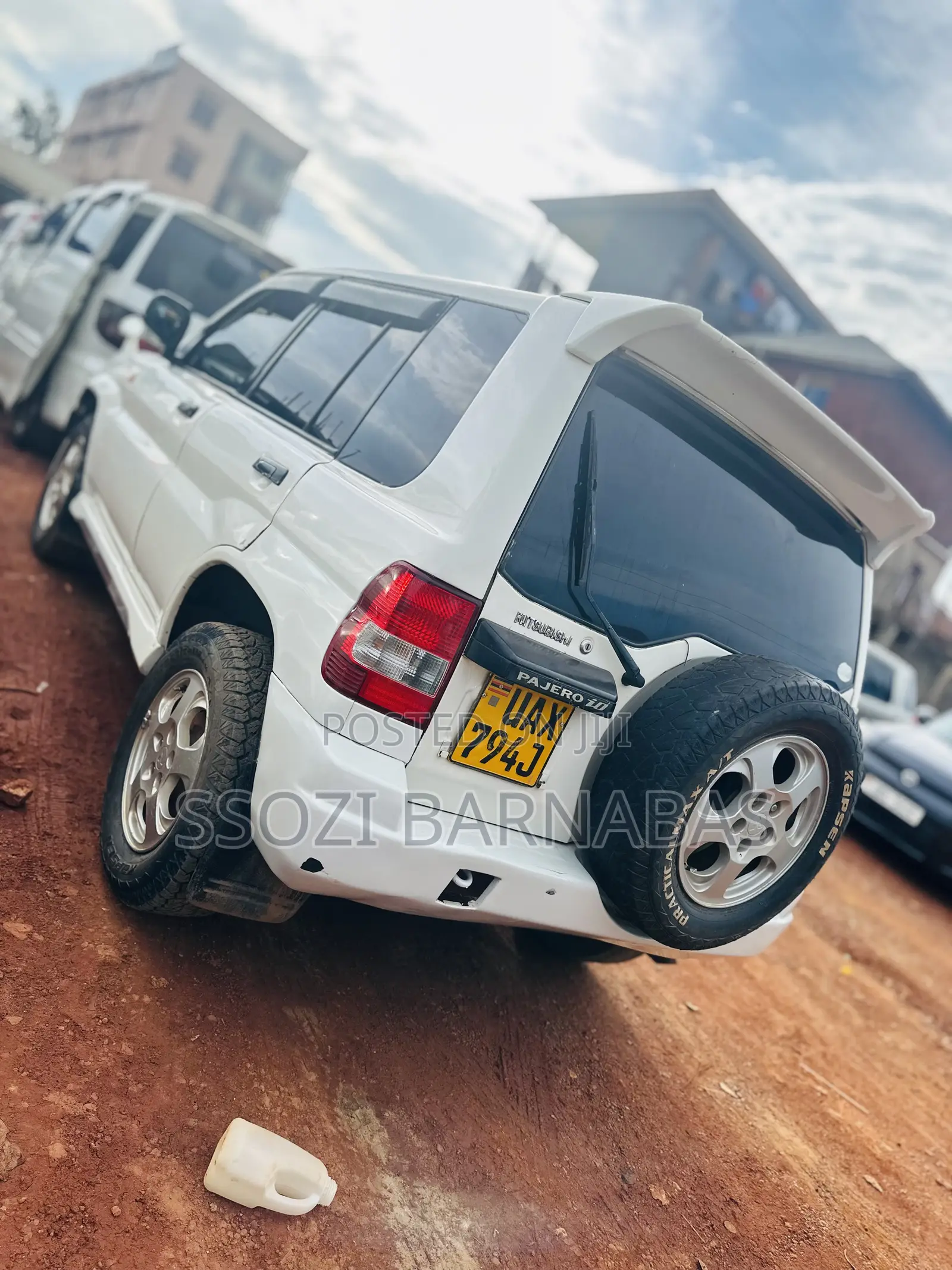 Mitsubishi Pajero 2001 White