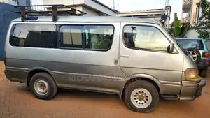 Toyota Grand HiAce 1999 Gray