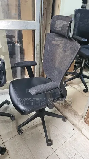 Headrest Office Chair- Refurbished