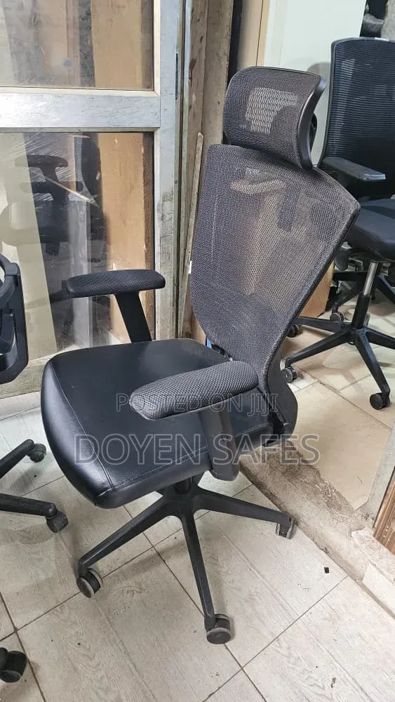 Headrest Office Chair- Refurbished