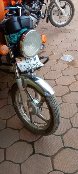 TVS HLX 125 2019 Red