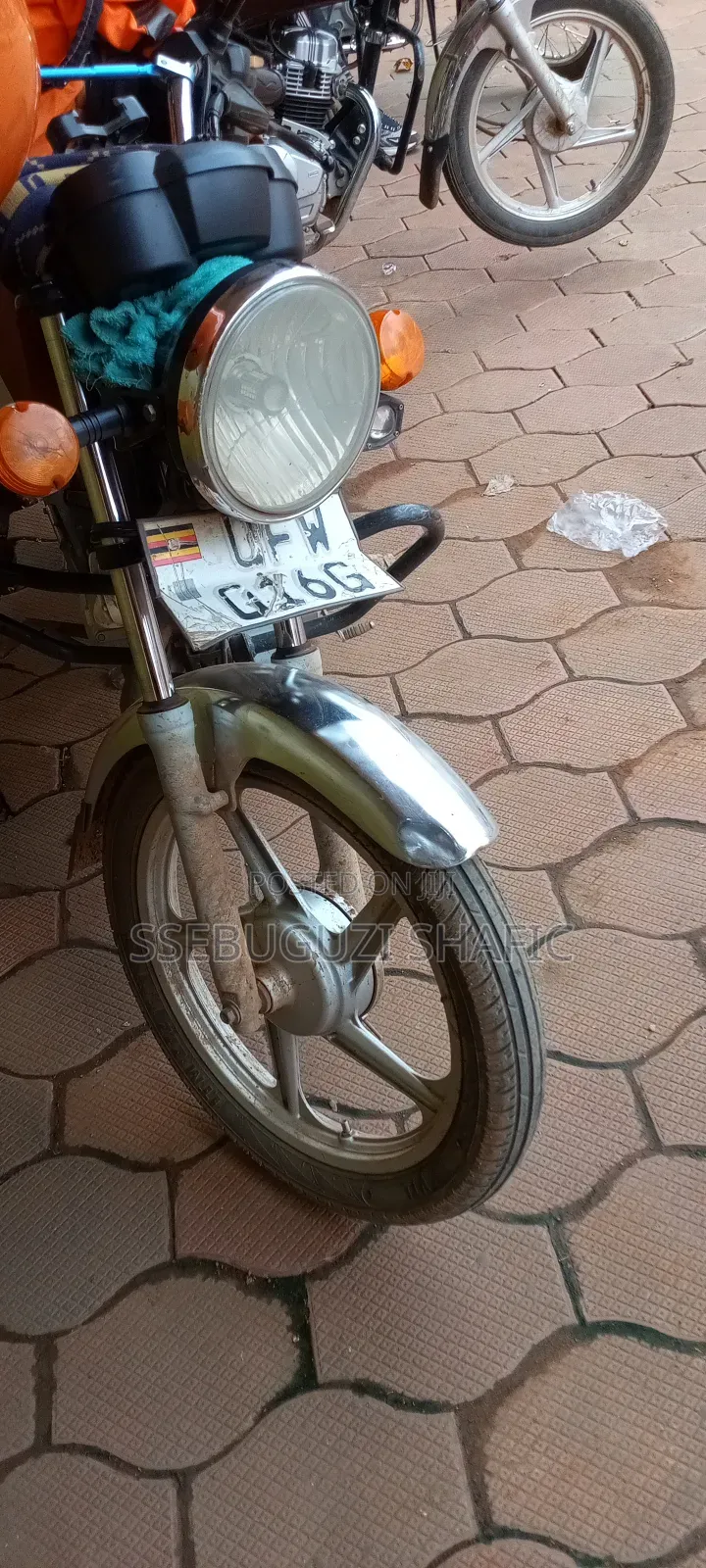 TVS HLX 125 2019 Red