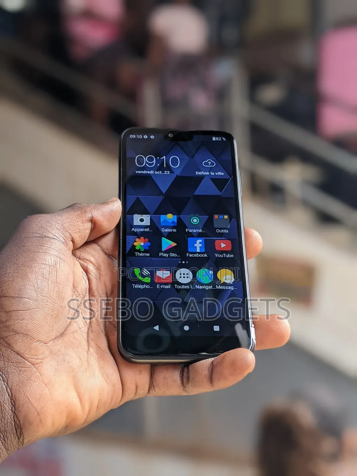 Kyocera Gratina  KYV48 32 GB Gray
