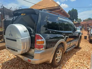 Mitsubishi Pajero Sport 2004 Black
