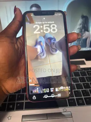 Apple iPhone 11 64 GB Red