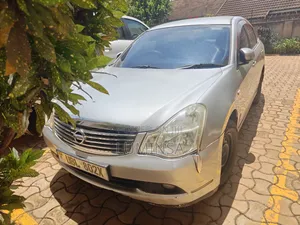 Nissan Bluebird 2009 Silver