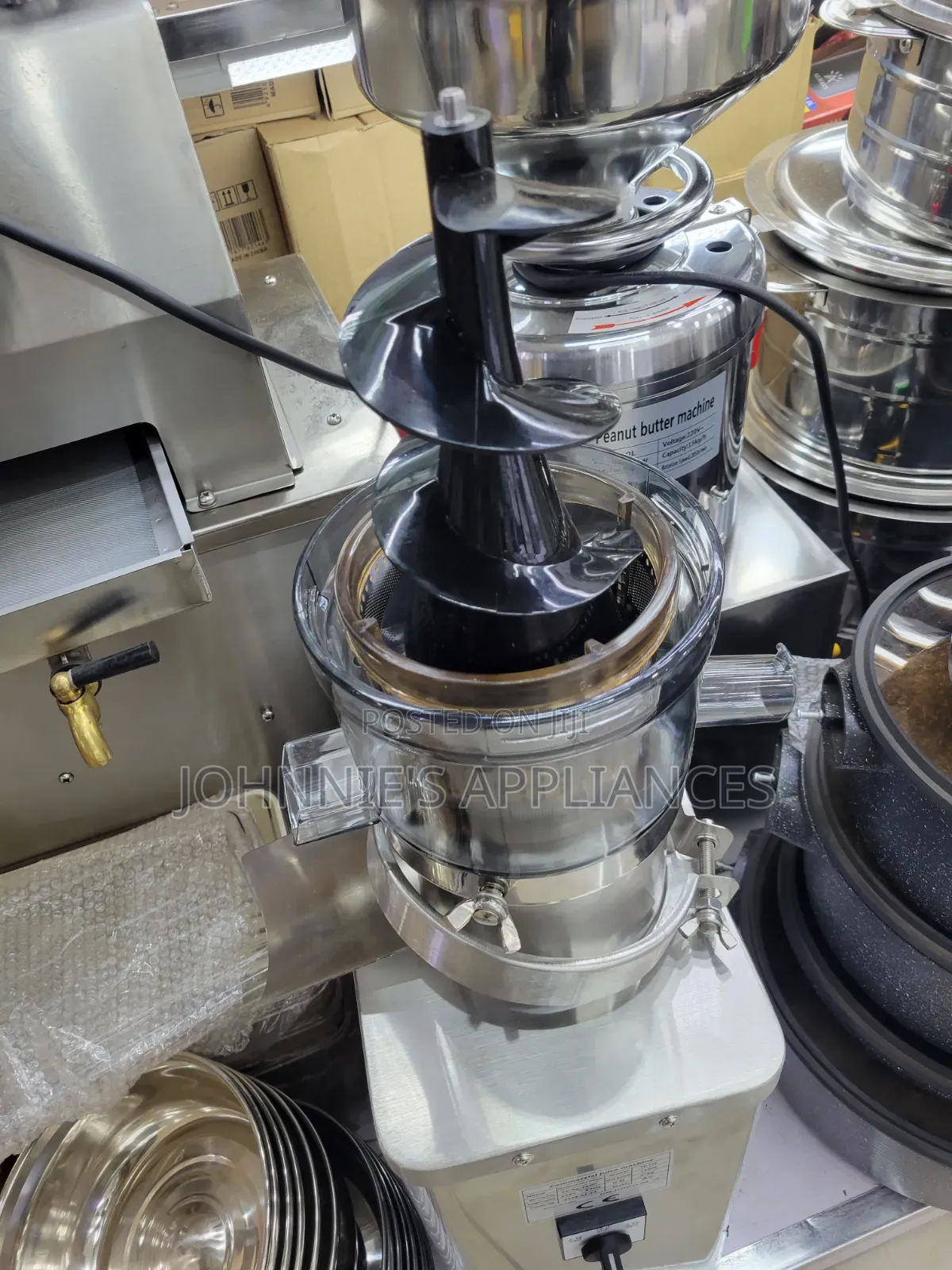 Commercial Slow Juicer Machine With Large Feeding Hopper and Dual