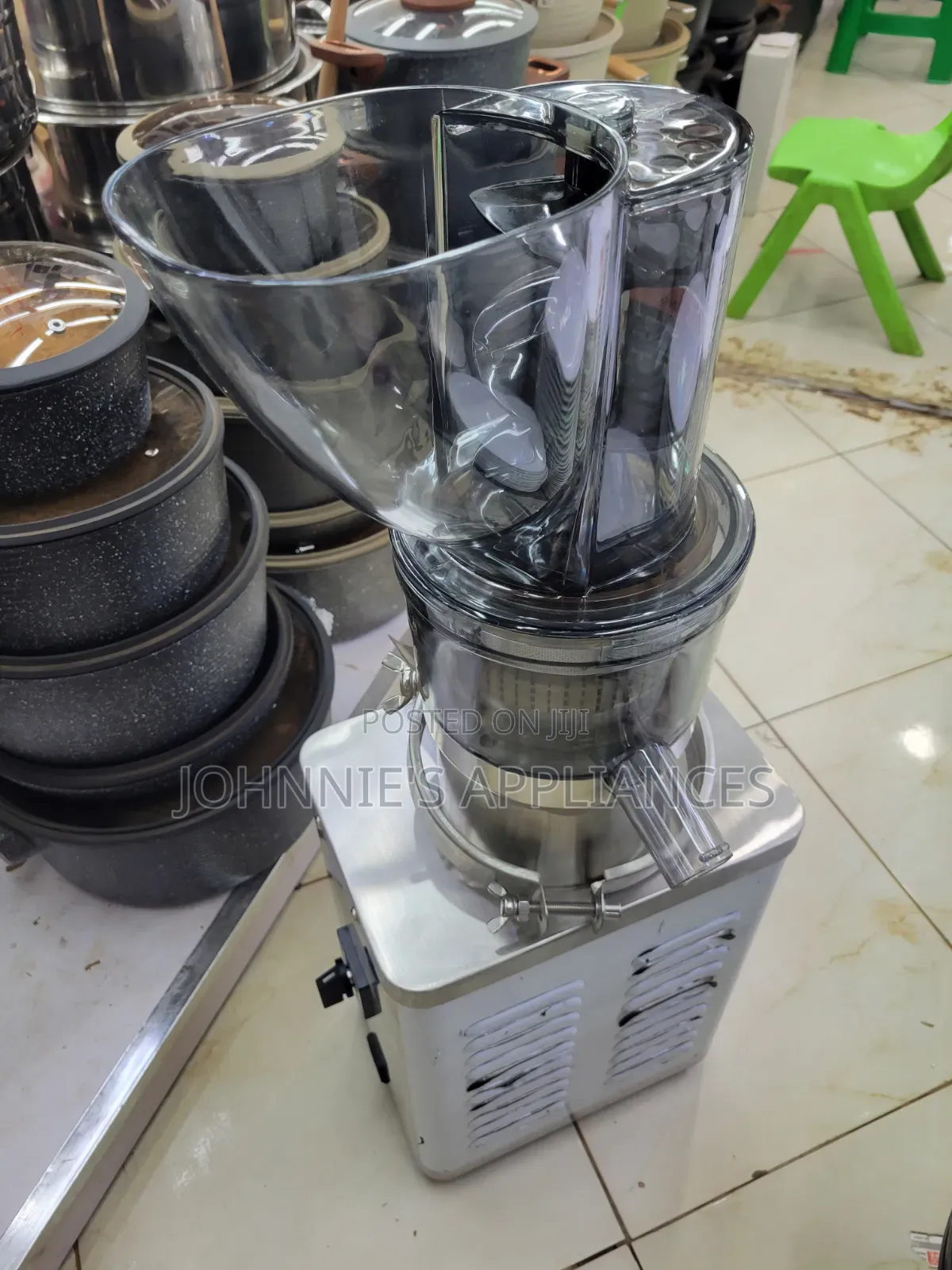 Commercial Slow Juicer Machine With Large Feeding Hopper and Dual