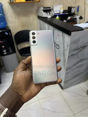 Samsung Galaxy S21+ 5G 128 GB Silver