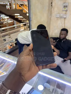 Apple iPhone 11 64 GB Black