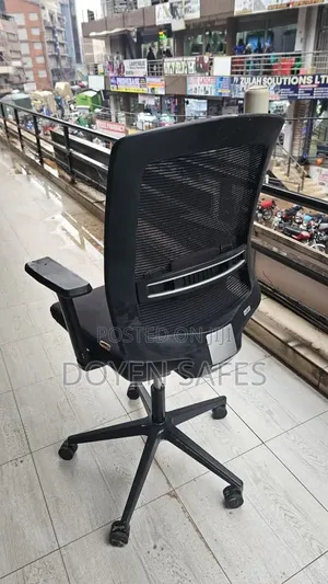 Affordable Adjustable Mesh Chair