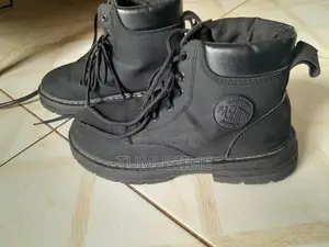 Casual Men's Black High-Top Canvas Boots – Modern Streetwear Style
