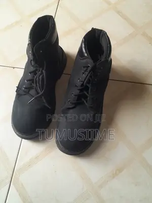 Casual Men's Black High-Top Canvas Boots – Modern Streetwear Style