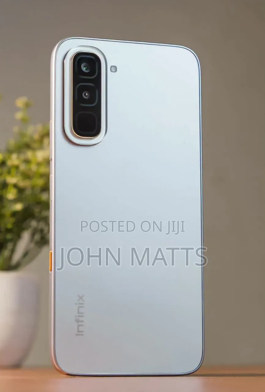 New Infinix Hot 70 128 GB Silver
