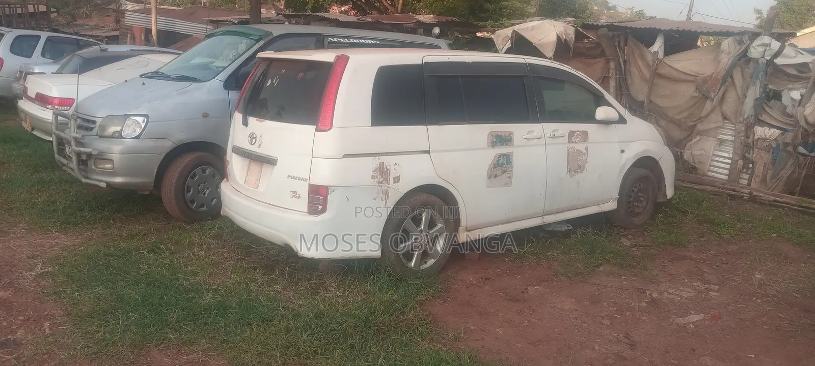 Toyota ISIS 2005 White