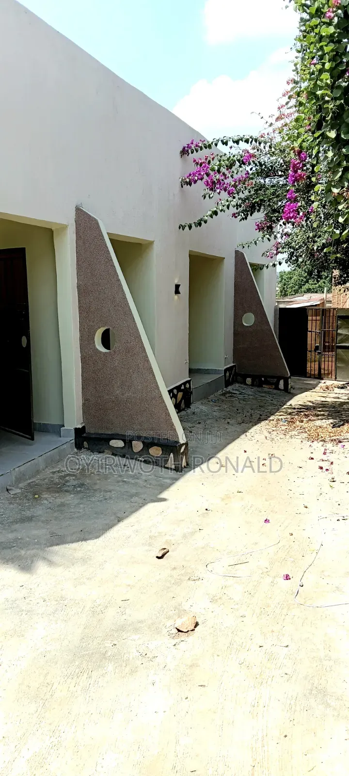 1bdrm Bungalow in Ronno Properties, Kira for rent