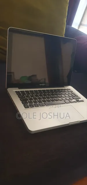 Laptop Apple MacBook Pro 2012 4GB Intel Core i5 HDD 500GB