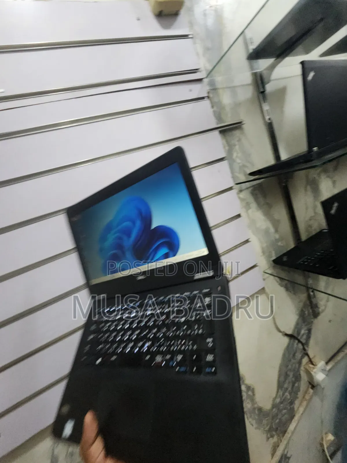 New Laptop Dell Latitude E7270 4GB Intel Core i3 SSD 128GB