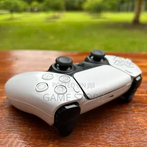 PS5 DualSense Controller – Clean Pad, Dirty FIFA Skills!