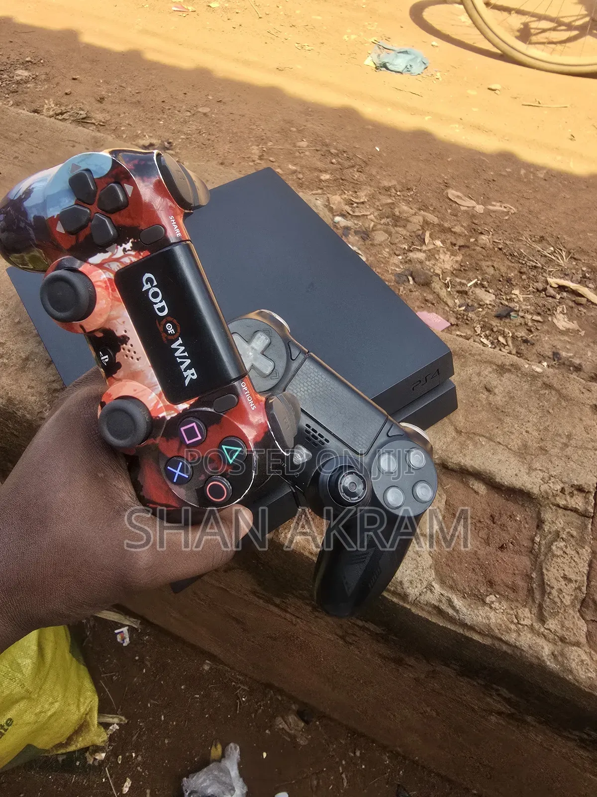 PlayStation 4 Chipped 1TB Two Controllers