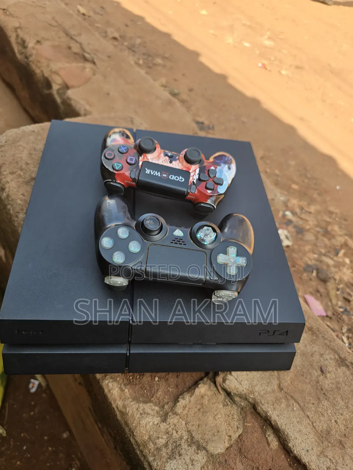 PlayStation 4 Chipped 1TB Two Controllers