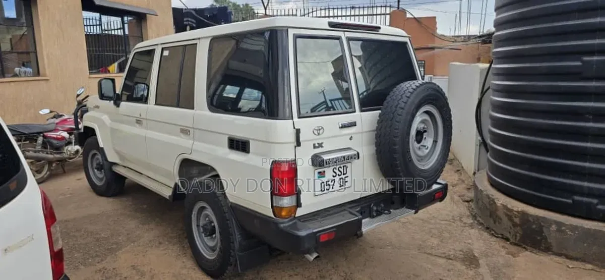 Toyota Land Cruiser 76 Series 2024 White