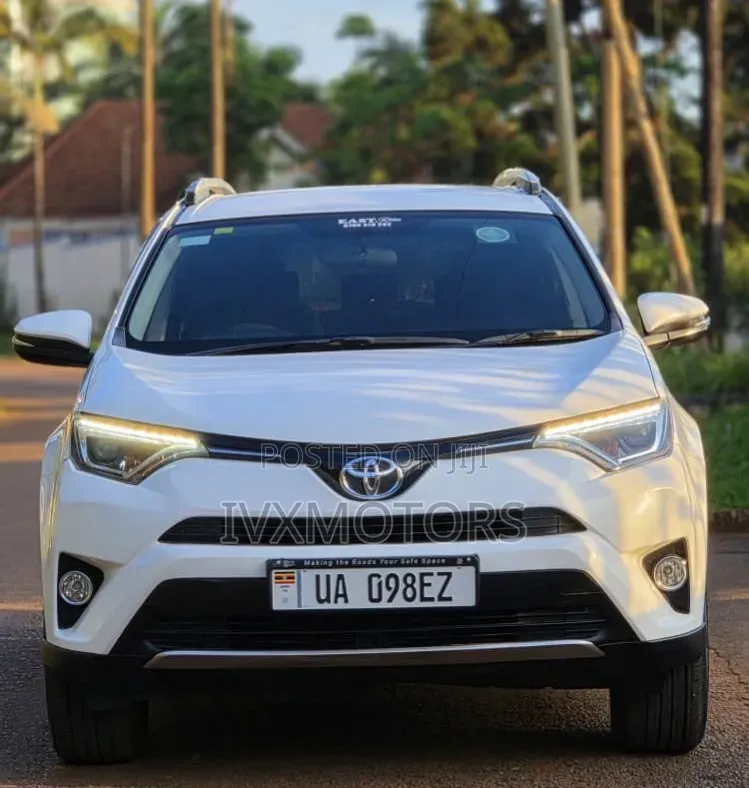 Toyota RAV4 2016 White