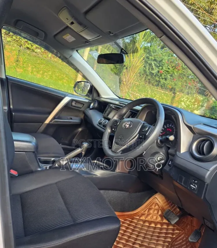 Toyota RAV4 2016 White