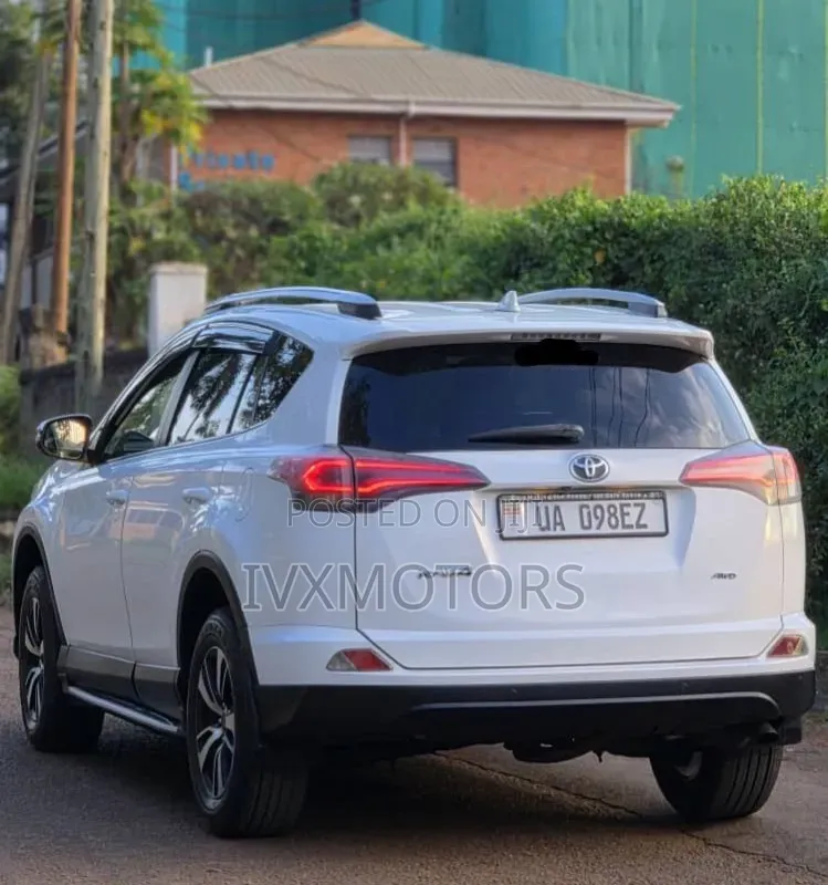 Toyota RAV4 2016 White
