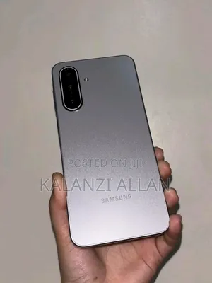 New Samsung Galaxy A17 5G 256 GB Silver