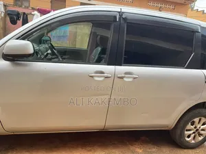 Toyota Sienta 2008 Silver