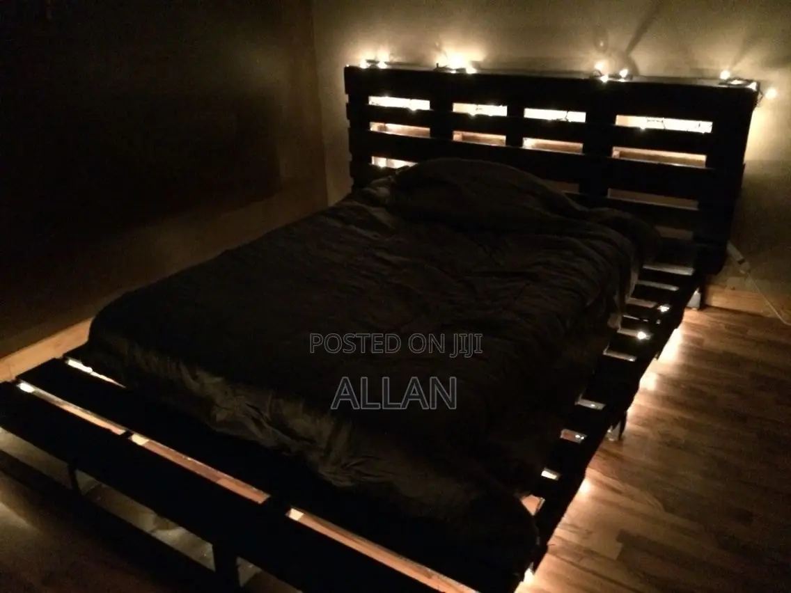 Black Pallete Bed