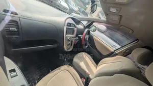 Toyota Ractis 1.3 FWD 2009 Silver