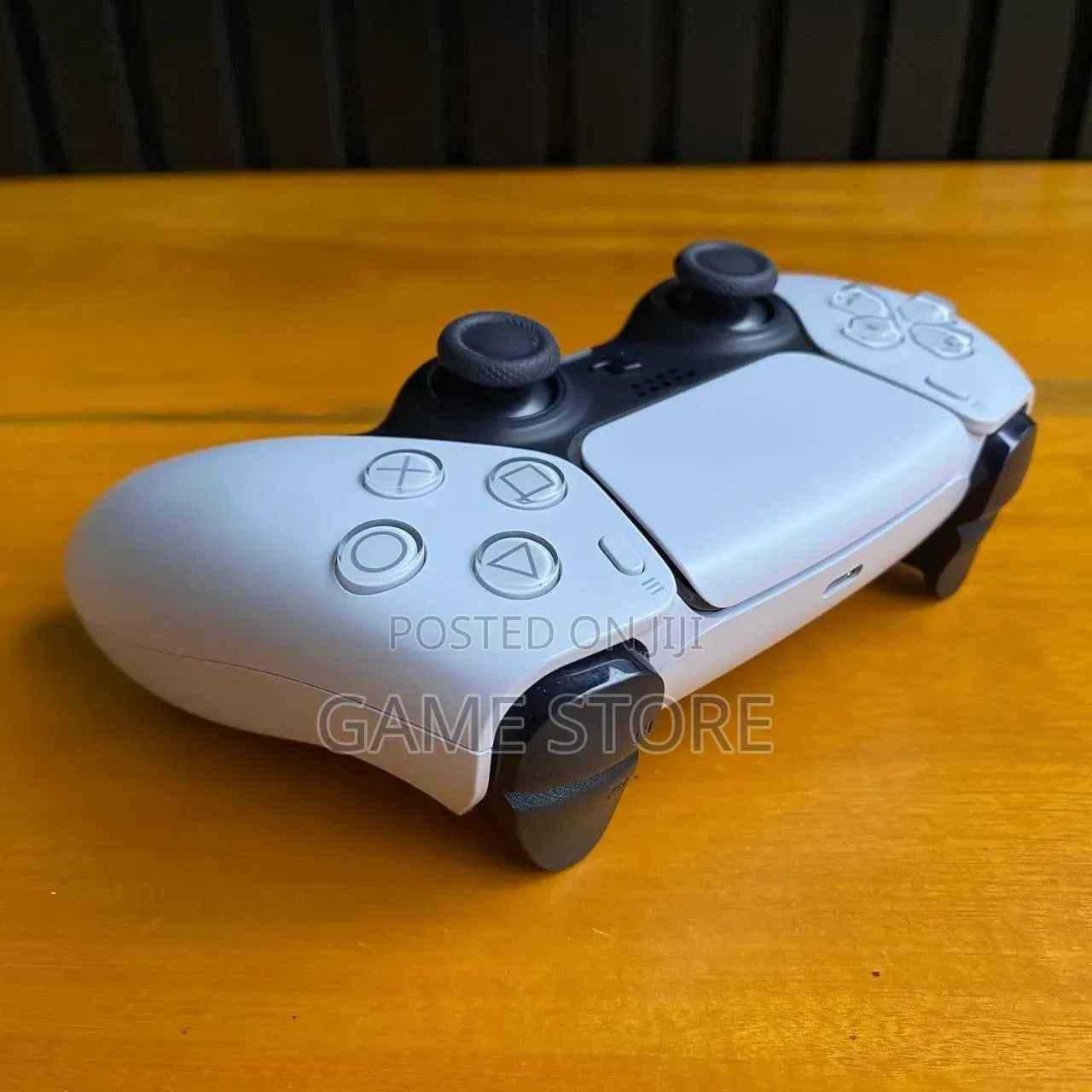 PS5 DualSense Controller – Cleaner Than a Wedding Shirt!