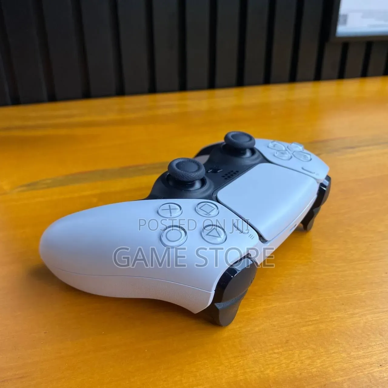 PS5 DualSense Controller – Neat Like a Brand-New Kanzu!
