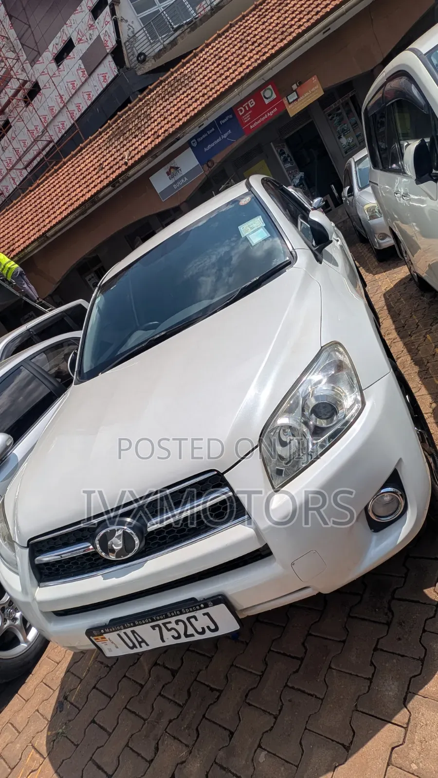 Toyota RAV4 2011 White