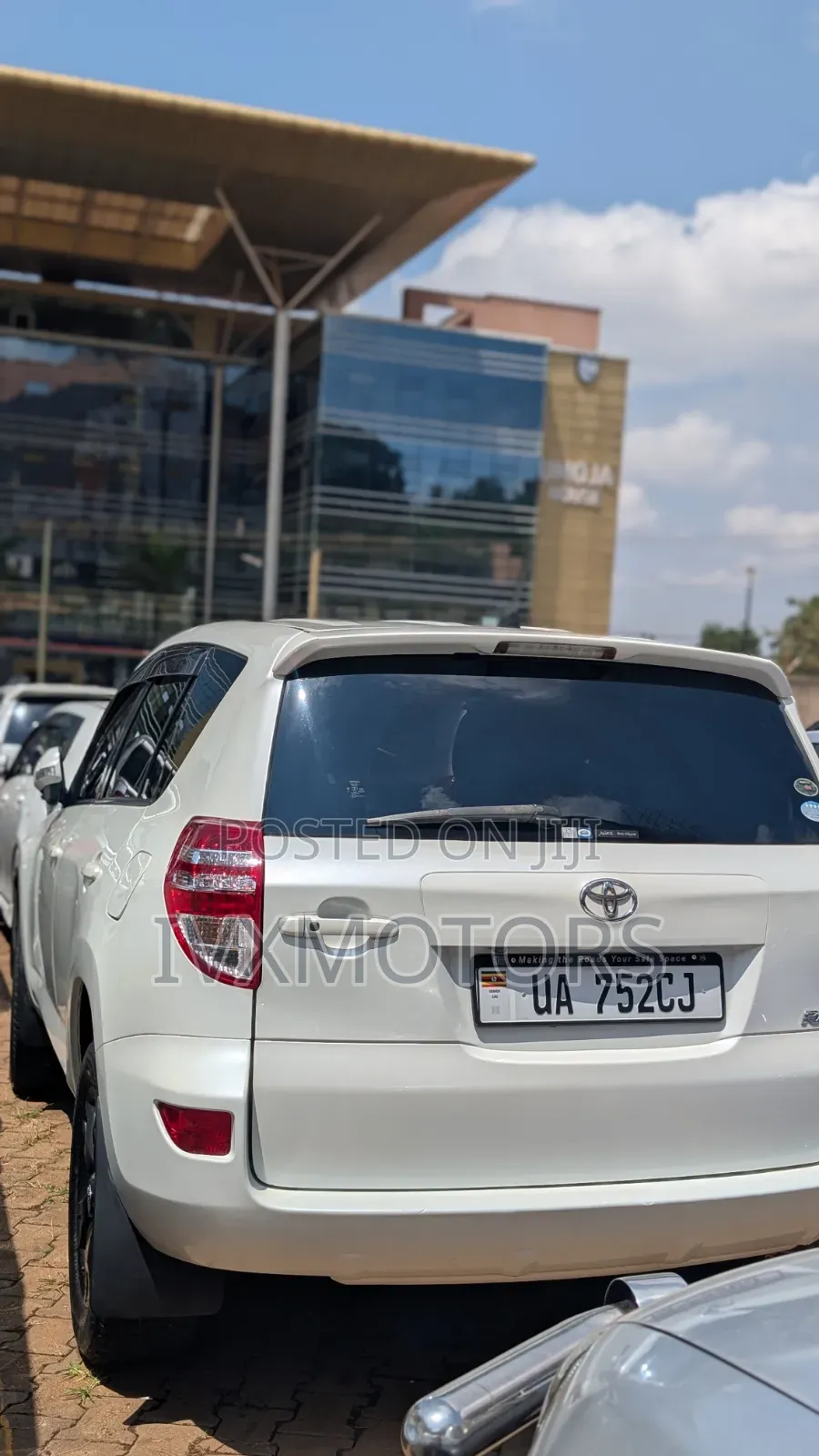 Toyota RAV4 2011 White