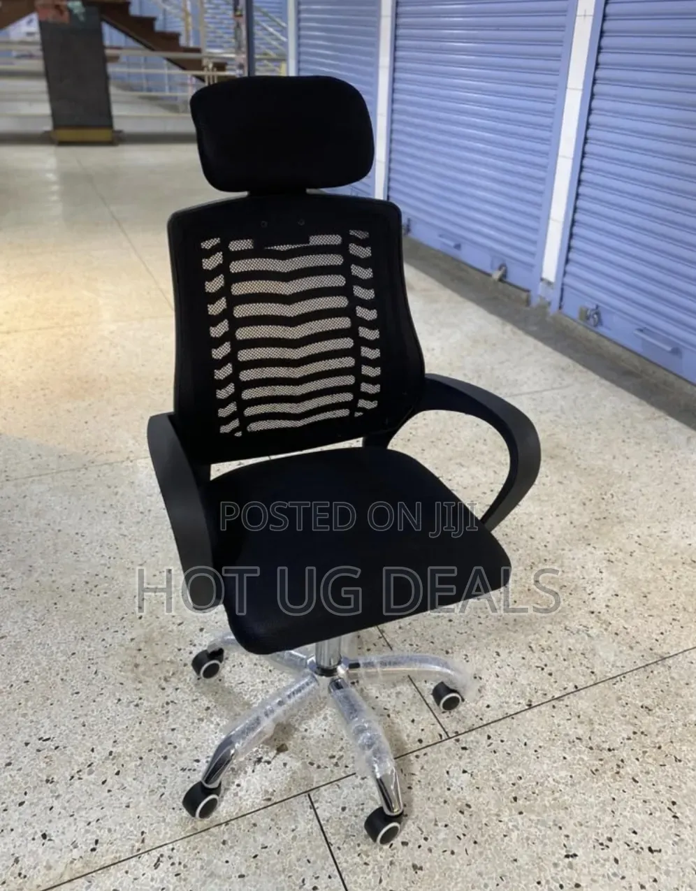 High-Back Office Chair With Adjustable Headrest and Lumbar Support