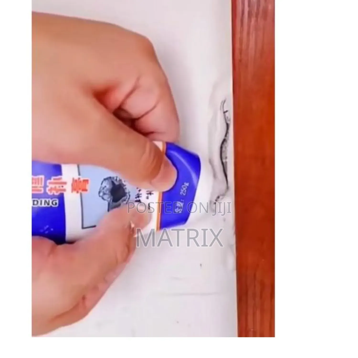 Wall Mending Sealant or Expanding Foam Used to Repair Cracks, Gaps,
