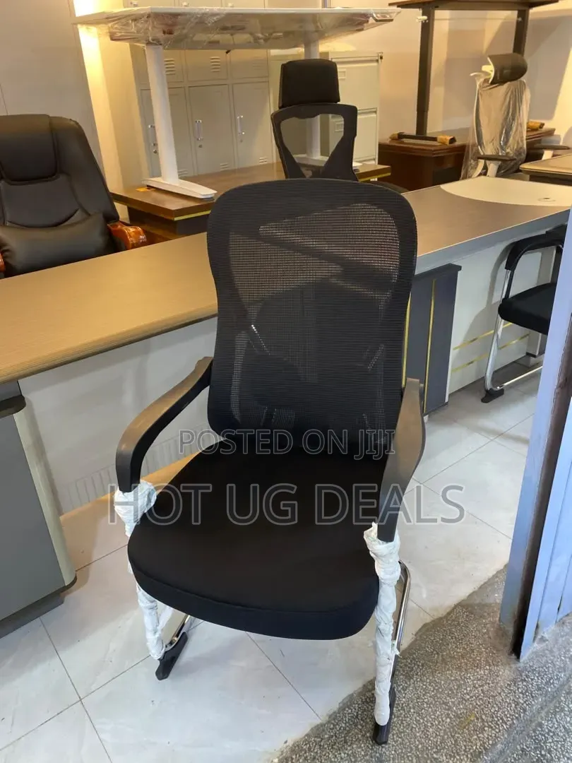 Office Visitor Chair With Heavy-Duty Chrome Base and Fixed Armrests