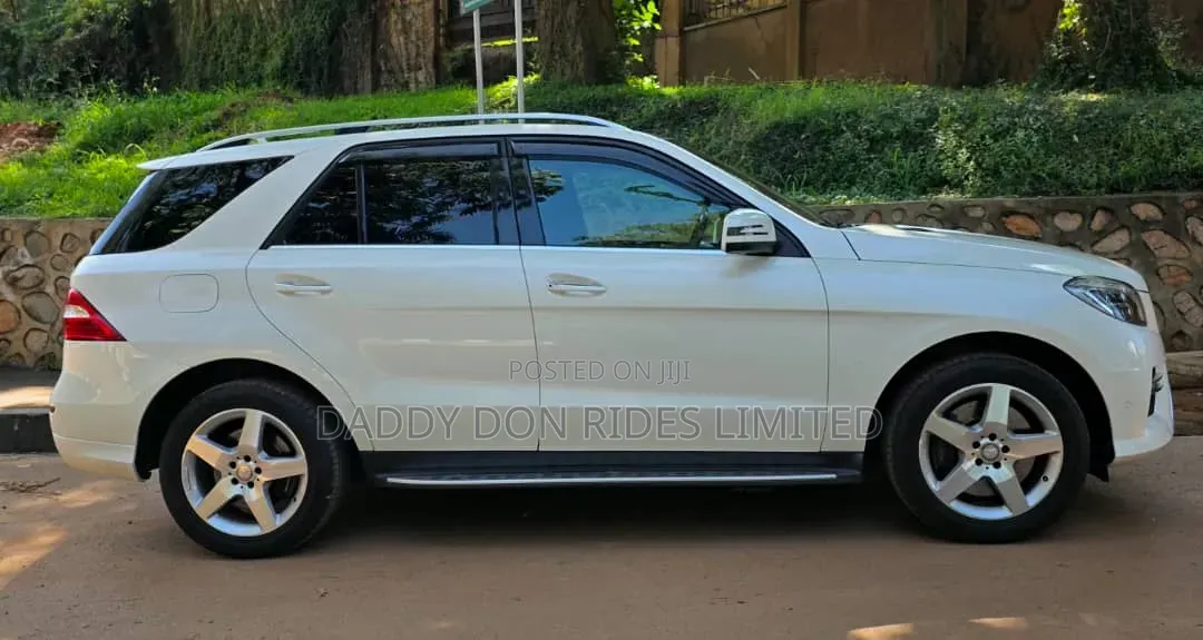 Mercedes-Benz M Class ML350 4MATIC 4dr SUV AWD (3.5L 6cyl 7A) 2014