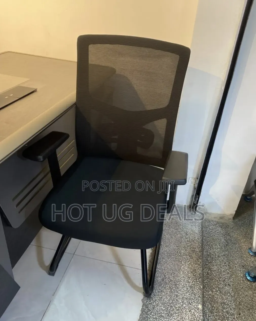 Ergonomic Mesh Visitor Chair - Cantilever Sled Base Office Guest Chair