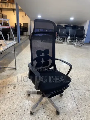 Mesh Office Chair With Adjustable Headrest and Keel Lumbar Support