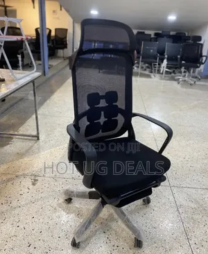 Mesh Office Chair With Adjustable Headrest and Keel Lumbar Support