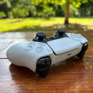 PS5 DualSense Controller – Smooth Controls, Painful Defeats!