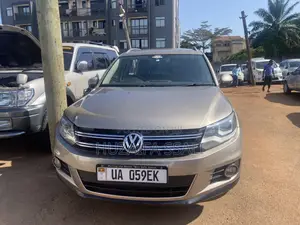 Volkswagen Tiguan 2025 Gold