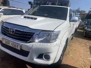 Toyota Hilux 2018 White